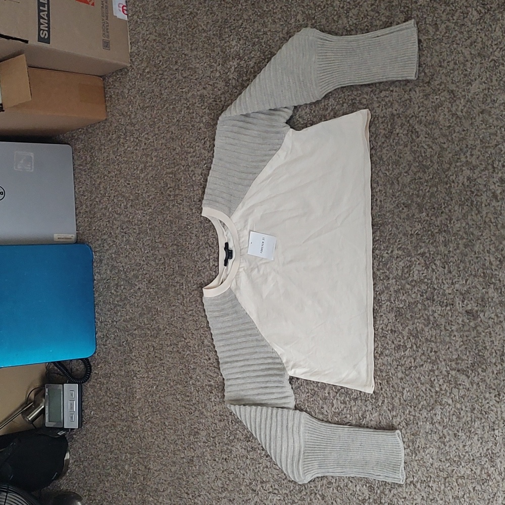 Forever 21 Ribbed-Sleeve Raglan Top Long Sleeve Oatmeal Cream NWT
